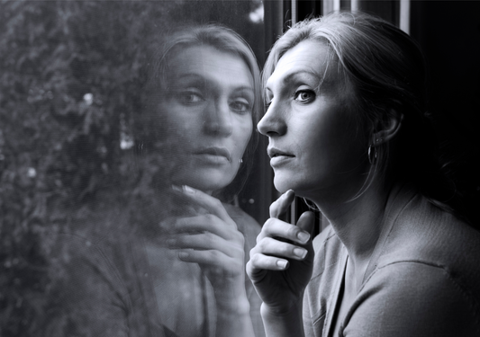 La Solitudine e il Potere della Riflessività: Come il Tempo da Soli può Rafforzare la Tua Vita Interiore